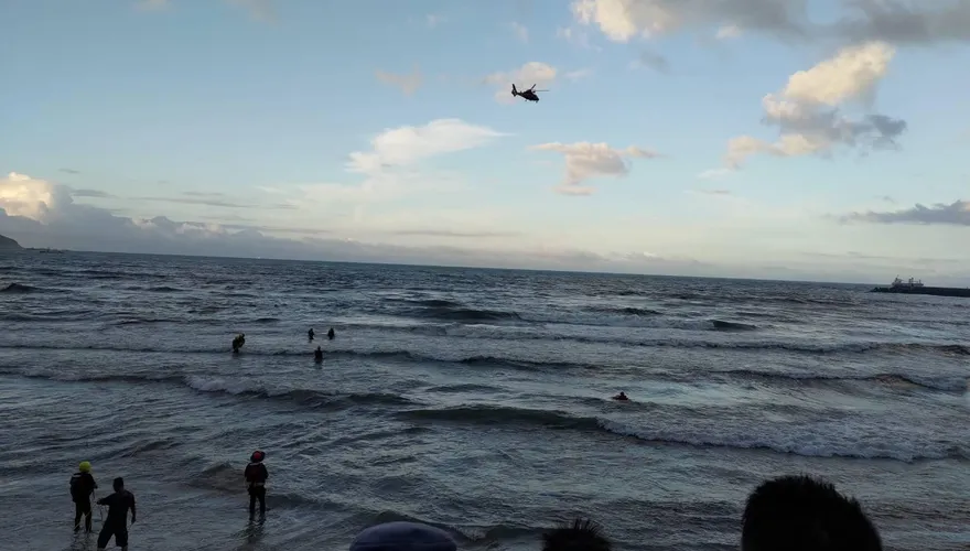 快訊／白宮行館外海2男失蹤　直升機、潛搜人員海空搜救！