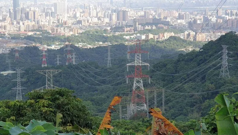 快訊／單月第８次停電！高雄楠梓變電所今傍晚饋線跳脫影響1542戶　半小時後復電