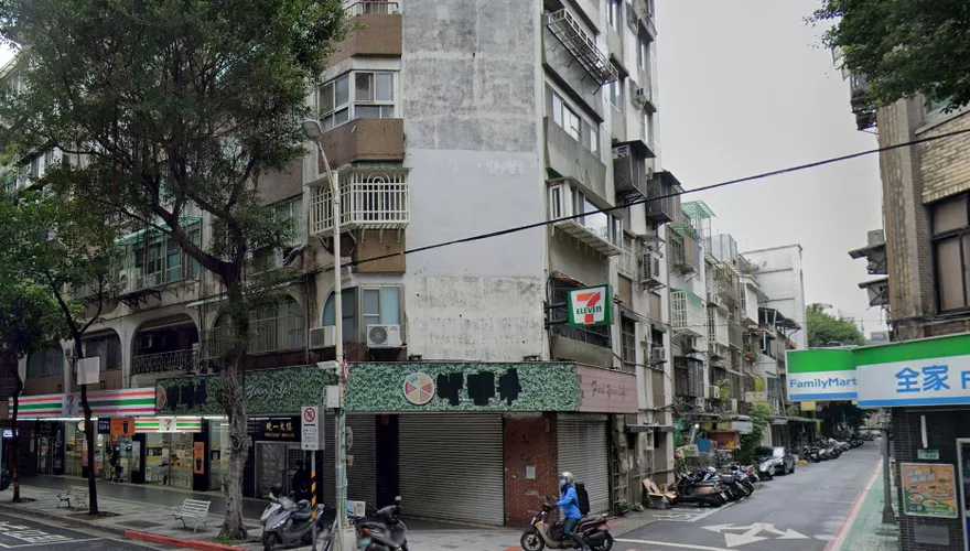 快訊／林森北路民宅火警！濃煙密布　熊熊火舌竄出