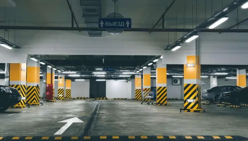 屏東某火車站停車場驚見男乾屍！他失蹤2個月「車都停原地」　民眾一看傻急報警