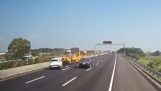 又是自動駕駛惹的禍？國道休旅車撞工程車　網轟：「白Ｘ內線開跟車仔」