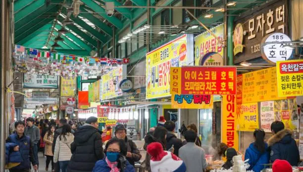 去韓國不用戳鼻子了！政府今宣布「10月入境免PCR」　最新規定出爐