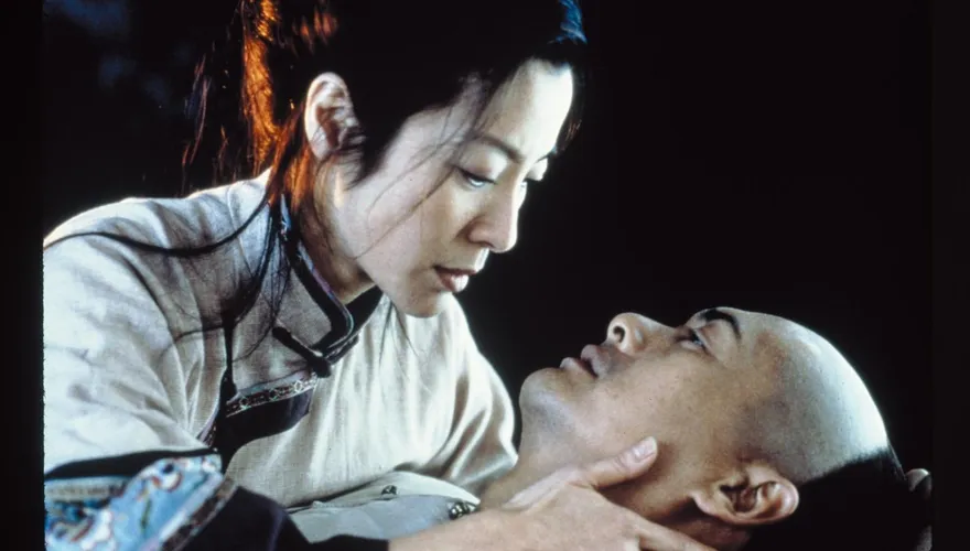 《臥虎藏龍》22年後重返大螢幕！楊紫瓊「親揭拍攝辛酸淚」：前十字韌帶都裂了…