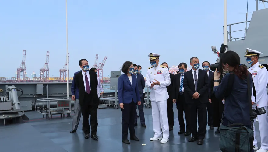 平時能救災！戰時能作戰！　蔡英文出席海軍「玉山艦」交艦典禮