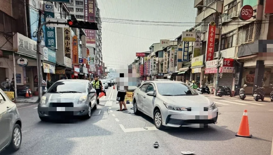 快訊/又是無照車禍意外！台中少年租車「睡著」直撞4台車　男騎士傷重不治