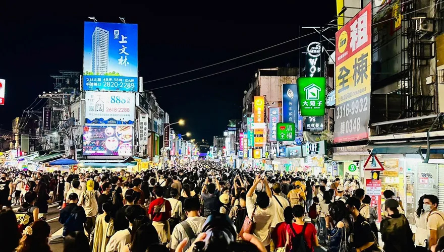 「白晝之夜」掀萬人人潮！士林夜市→東京澀谷　一夜復活超嗨…罕見畫面曝光