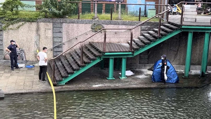 快訊/全身著火淪焦屍…中港大排驚見「不明男屍」！警急封鎖現場