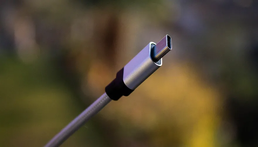 逼蘋果就範？歐洲議會拍板通過充電接頭統一Type C規格