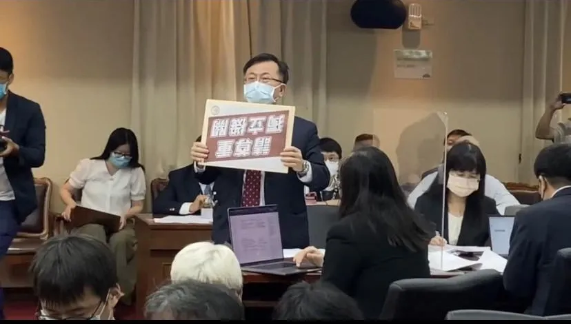 影/鏡電視爭議燒不停！她控「NCC洩密給裴偉」　陳耀祥稱證據不足　定調為內部鬥爭