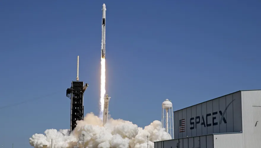 川普馬斯克鬧掰！傳NASA急尋SpaceX替代方案