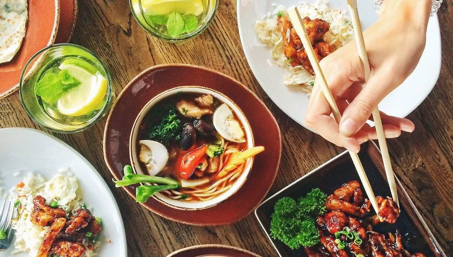 媽媽愛心大滷麵！是剩菜還是廚餘？網友問：為了孝道我該吞嗎？