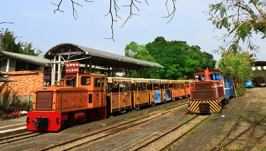 最慢與最快的結合！「台糖五分車」延駛「高鐵嘉義站」明通車　享6折優惠到年底
