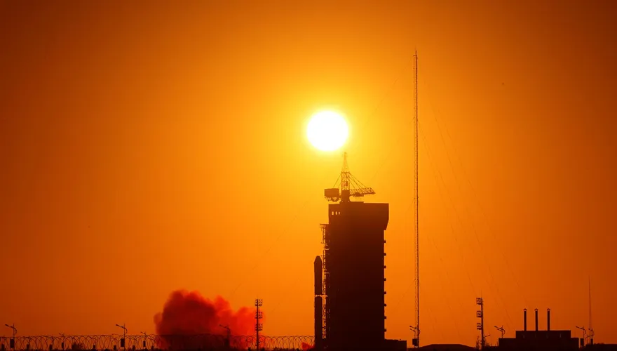 影/「夸父」追日！陸成功發射首顆太陽探測專用衛星　研究「兩磁一暴」