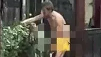 直接墾丁海灘模式？新莊阿北當街這樣放飛自我讓人好害羞