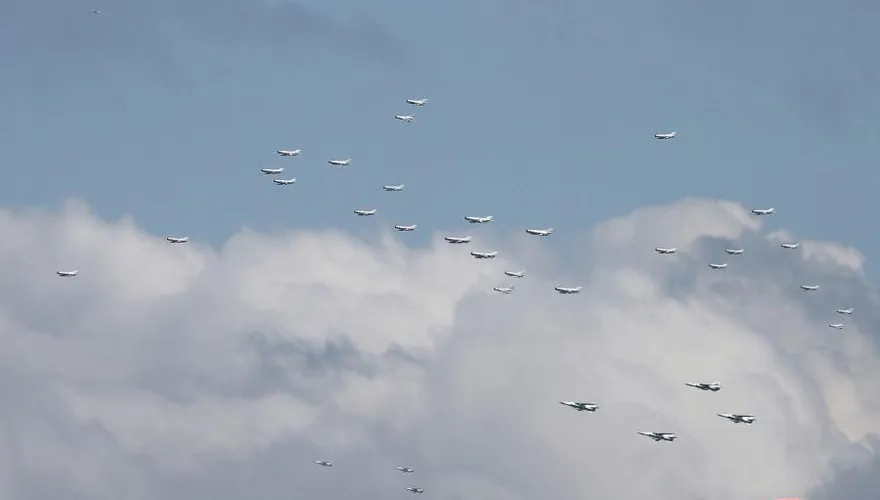 嗆聲南韓F-35A！北韓曝150機示威飛行4機型