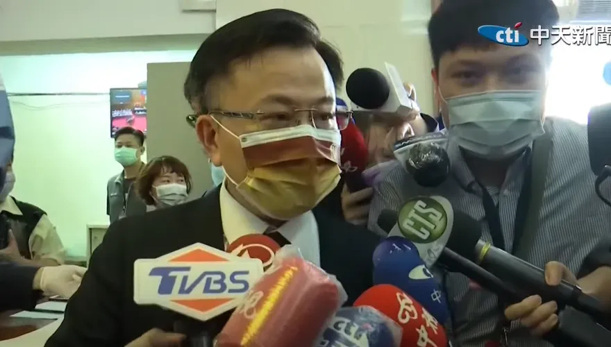 鏡電視3董1監請辭留爛攤！NCC主委竟稱沒收到資料　被問「裝睡」還動怒