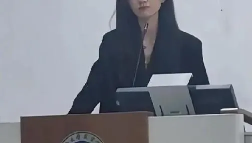 影/正妹女師「神仙顏值」神似江疏影　學生直呼：上了一次課還想上！