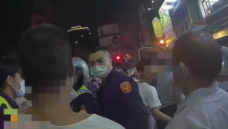 快訊/陣頭群眾大亂鬥　蘆洲遶境活動起衝突　大批警壓制帶回3人偵訊
