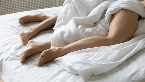 男友激戰失常變自卑…女大生曝「滾床單時間」　醫：贏過50%男性！