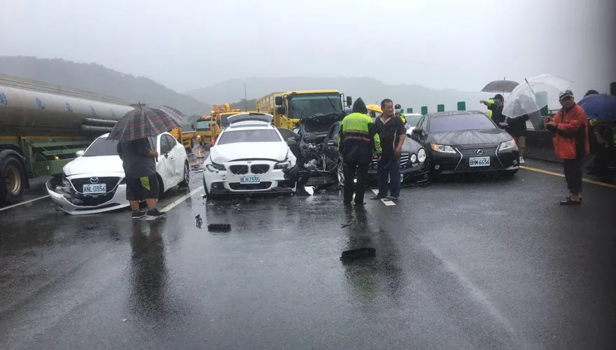 國道3號緊急關閉！北上關西路段連環車禍　8傷送醫急救