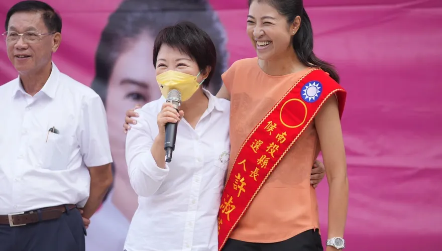 許淑華生日成立競選總部　「媽媽市長」盧秀燕站台