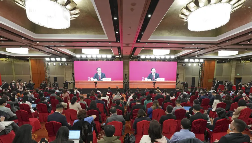 中共20大/陸經濟快速增長結束？發言人認下行壓力大　「仍是世界經濟增長動力源」