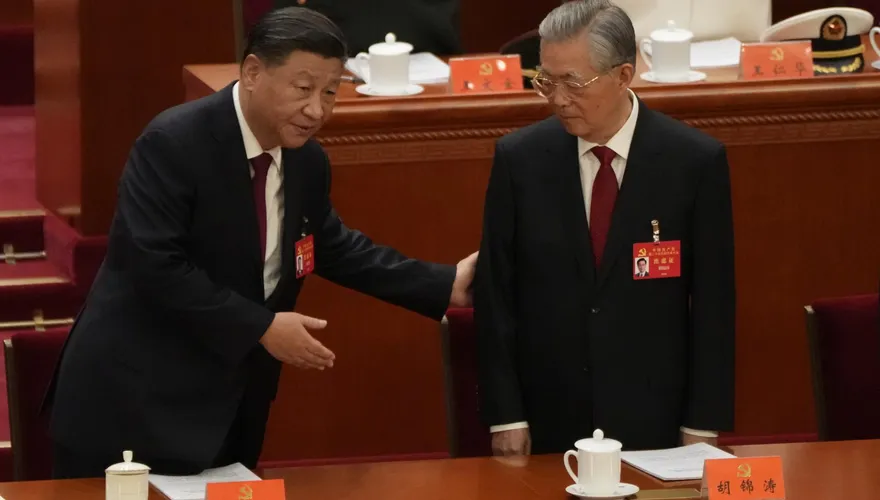 中共20大/江澤民缺席開幕式　79歲胡錦濤由人攙扶進場