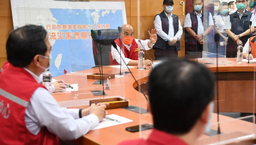 尼莎颱風風雨增強！蘇貞昌取消原定行程　下午2點坐鎮災害應變中心