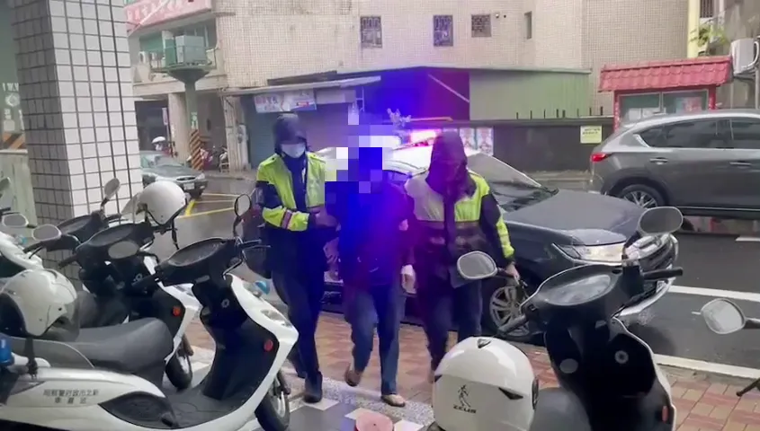 怪男「緊貼」下班妙齡女　一路跟回家還吐紅紅的　隔天遭逮將依跟騷法送辦