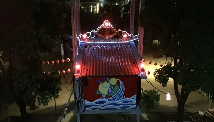 尼莎豪雨炸士林！天德宮「罕見升空」避淹水