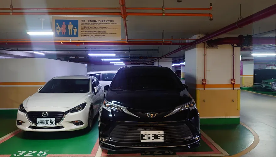 座車遭爆「違停婦幼車格」！林佳龍道歉了：錯誤示範