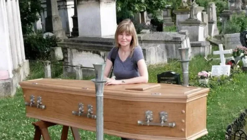 英國女子熱愛死亡氣息　參加2百場陌生人葬禮成專家！