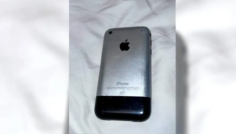 iPhone14並非最貴！全新「一代機」125萬成交　價格飆漲66倍