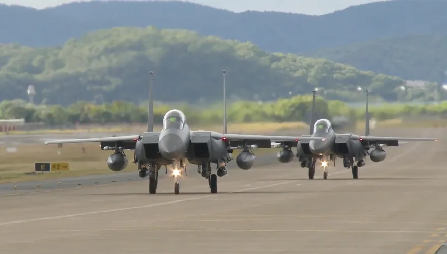 美軍F-35出插曲！戰機「墜毀基地跑道」　飛行員緊急彈射逃生