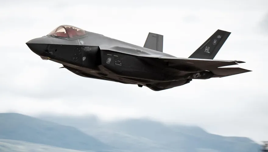 美國空軍F-35A戰機墜毀 目擊者：他很幸運