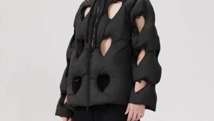 鏤空羽絨衣售價7000元　客服：需自己添加衣服保暖