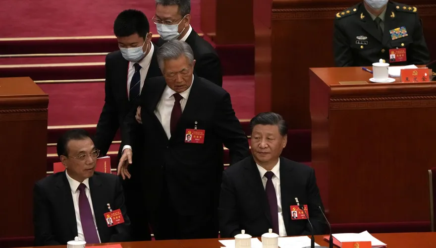 影/中共20大/閉幕表決胡錦濤中場離席　依舊不見江澤民出席