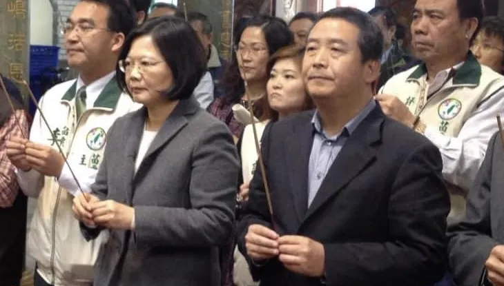 苗栗綠營「茶壺內風暴」！　徐定禎PO與蔡英文合照表忠心籲「台灣派」集中選票
