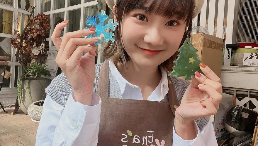 不當YouTuber？愛莉莎莎自爆「新職業」：能量爆表　粉絲直呼期待