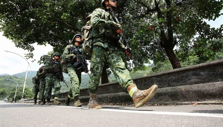 義務役士兵月薪6500元　國防部：若役期延長 擬調薪至1.5萬元