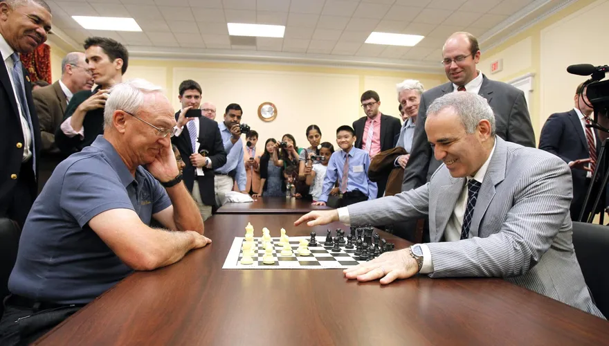 為俄烏戰爭槓上！西洋棋大師與馬斯克互罵「白痴」