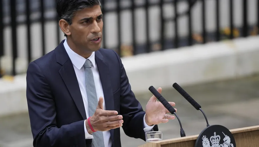 英保守黨首相各有專屬講台　蘇納克暫用舊物資只因「太快」上任