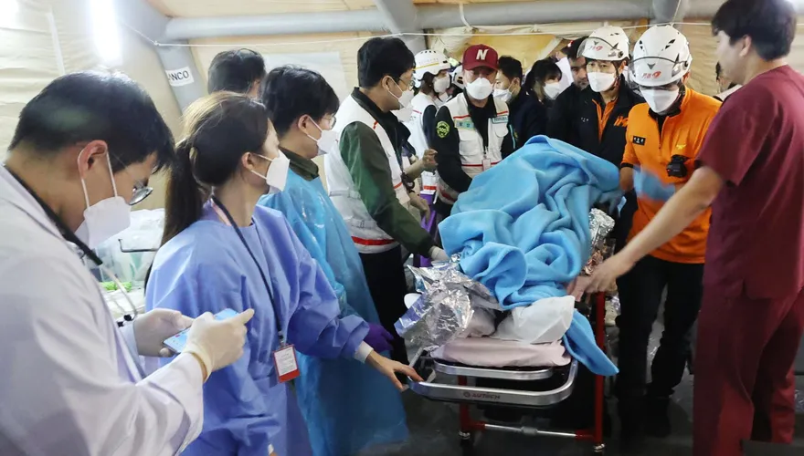 梨泰院10萬人踩踏/救出者多「口鼻出血」！現場急救醫：多數死者遺體「腹部腫脹」