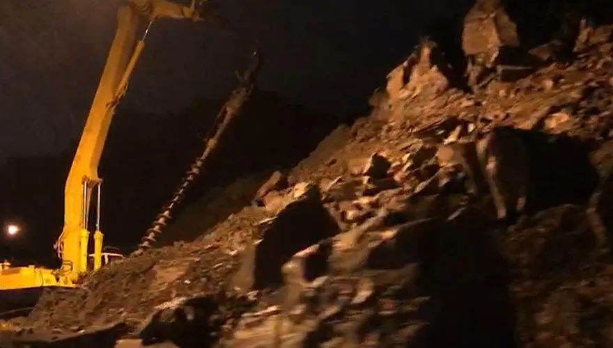 影/國1汐止交流道「2度走山」！五堵到汐止主線封閉　現場影片曝光
