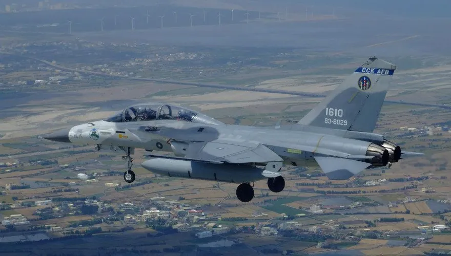 快訊/IDF戰機起落架故障　緊急降落清泉崗基地
