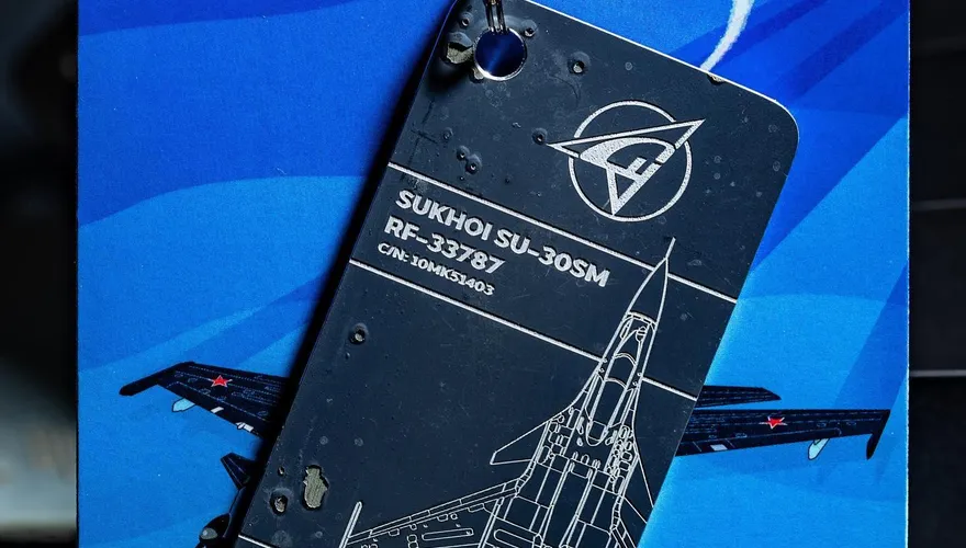 垃圾變黃金！擊落戰機殘骸製鑰匙圈　民間團體替烏軍募資