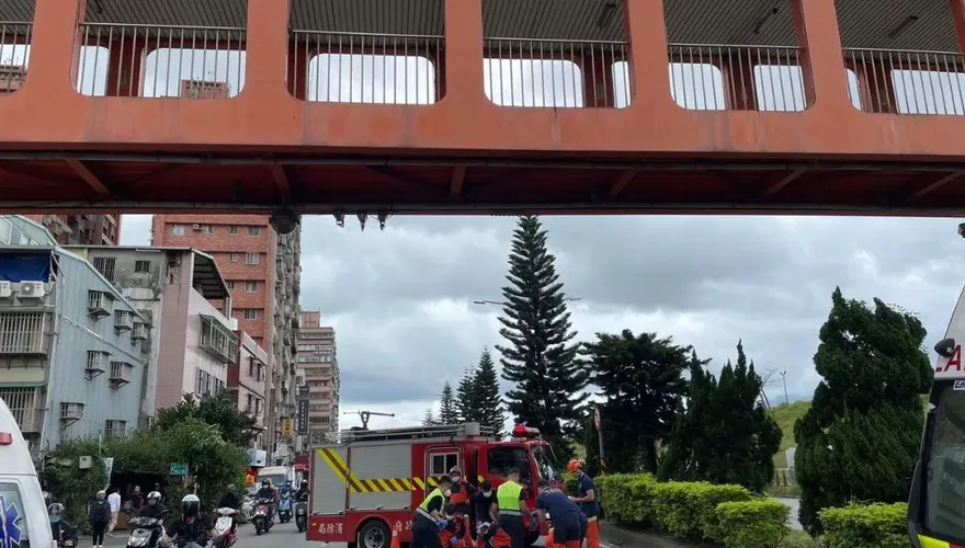 女大生墜橋「頭爆血昏迷」！三重陸橋墜落意外　「滿地都是血」目擊者嚇壞