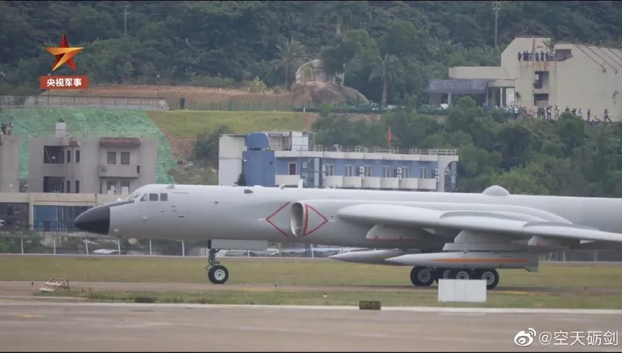 陸版「匕首」？珠海航展轟6K掛載神秘導彈 或為新式高超音速武器