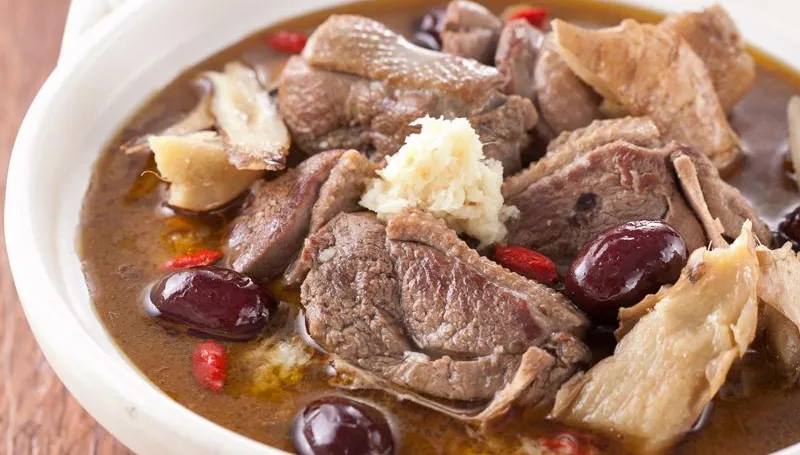 冬天進補有撇步！醫警燥熱者吃「羊肉爐」恐冒痘嘴破