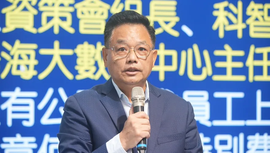 【影】公款私用？林耕仁爆高虹安拿助理加班費當「個人小金庫」　疑發票明細曝光